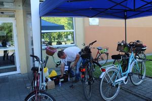 Organizator przedsięwzięcia dokonuje przeglądu rowerów.
