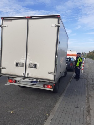 Policyjne kontrole pojazdów ciężarowych.