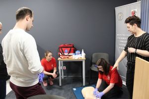 Edukacja korzystania z AED